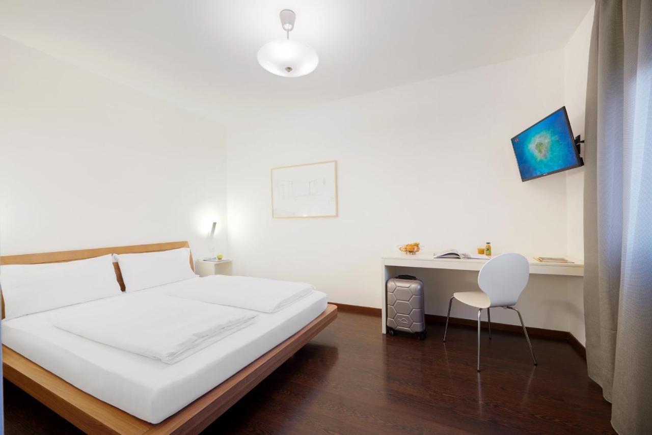 Hotel Asterix ボルツァーノ エクステリア 写真